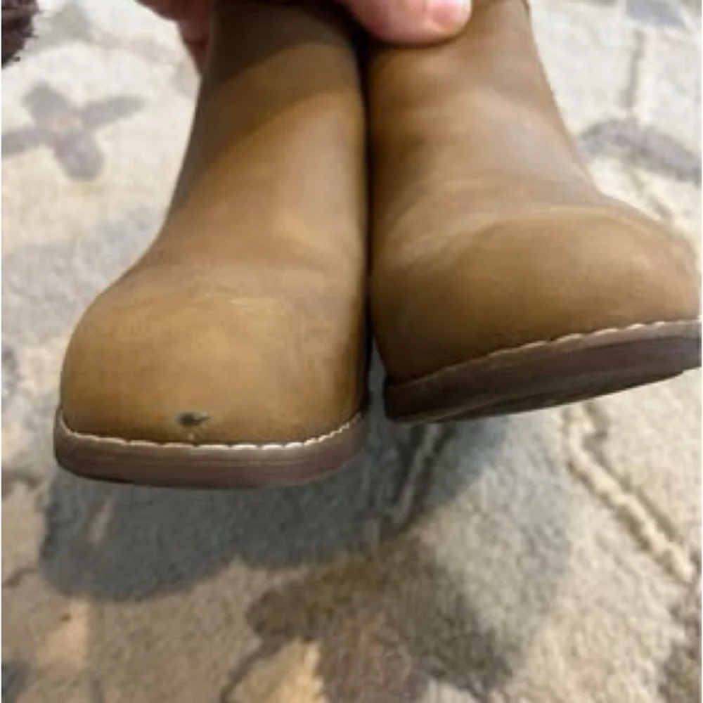 Boys Nordstrom boots, size 2